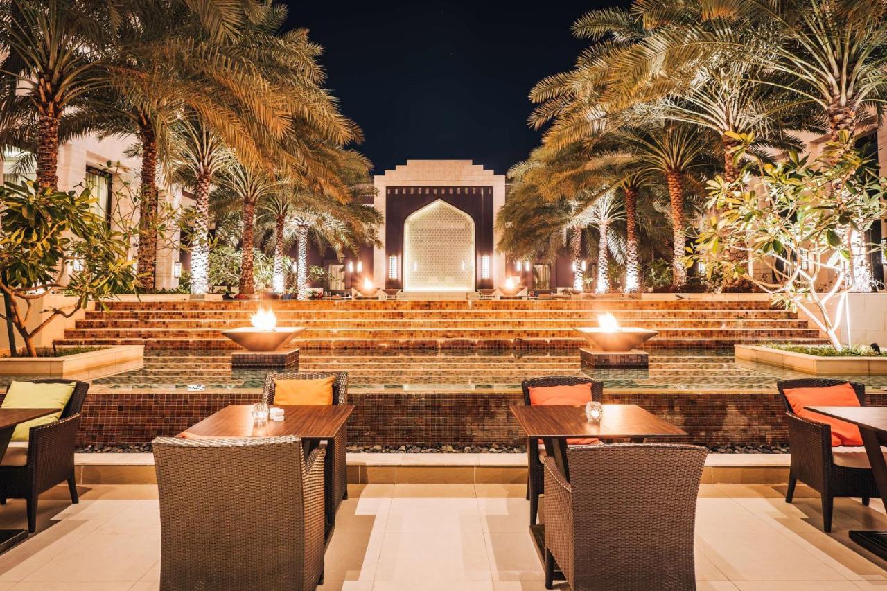 ホテル Radisson Collection Muscat, Hormuz Grand エクステリア 写真 The Palace Downtown Dubai