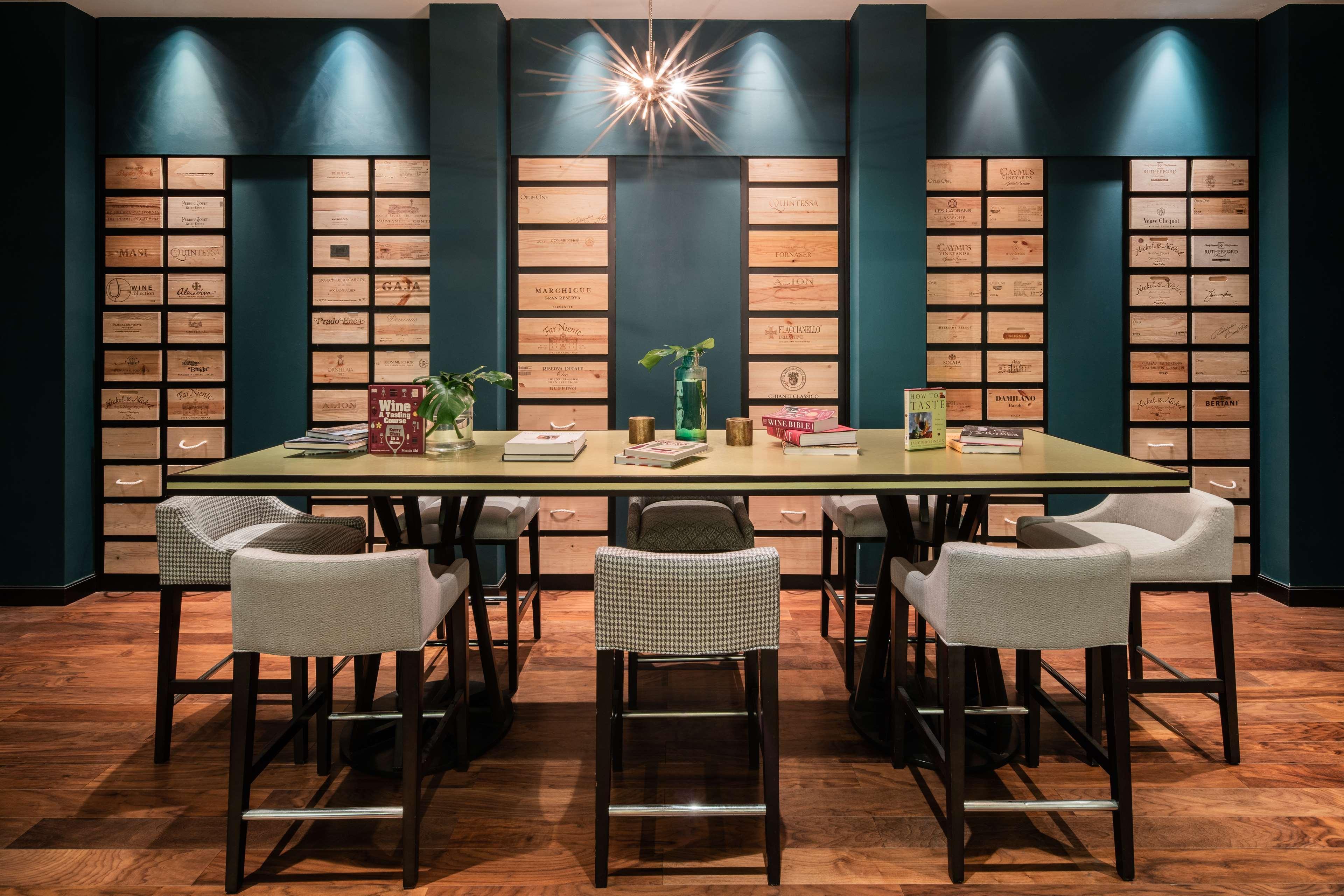 ホテル Radisson Collection Muscat, Hormuz Grand エクステリア 写真 The Library at The Hari