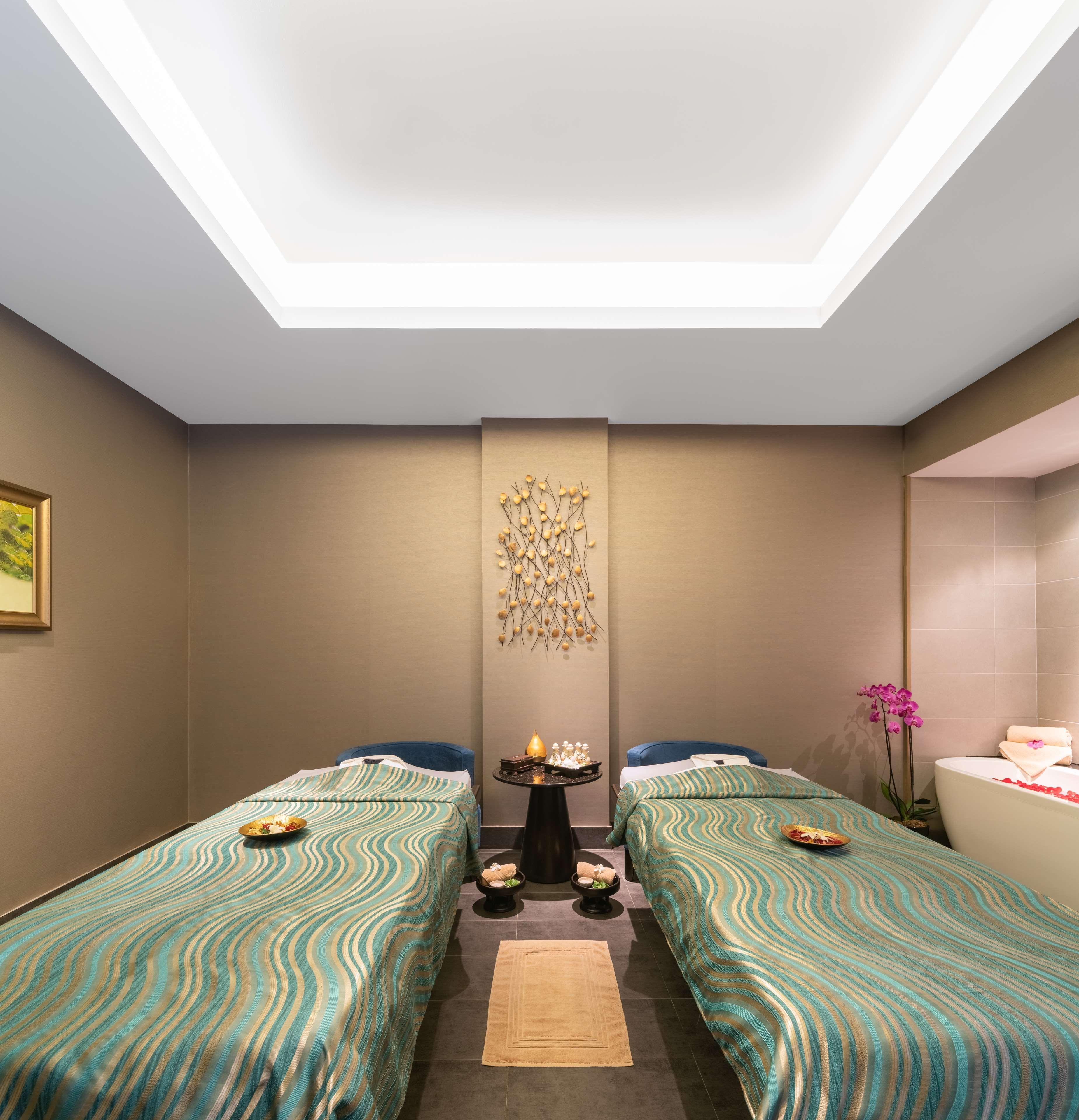 ホテル Radisson Collection Muscat, Hormuz Grand エクステリア 写真 Spa at The Oberoi, Mumbai