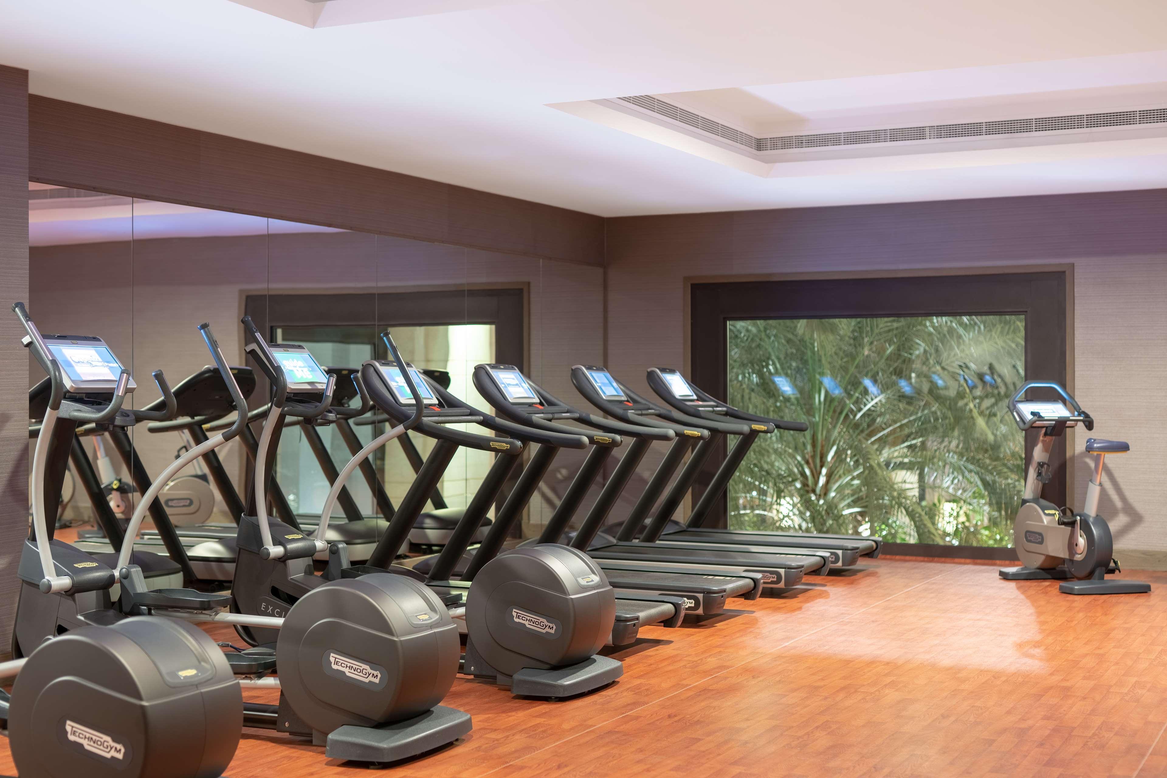 ホテル Radisson Collection Muscat, Hormuz Grand エクステリア 写真 The gym at the Taj Bengal