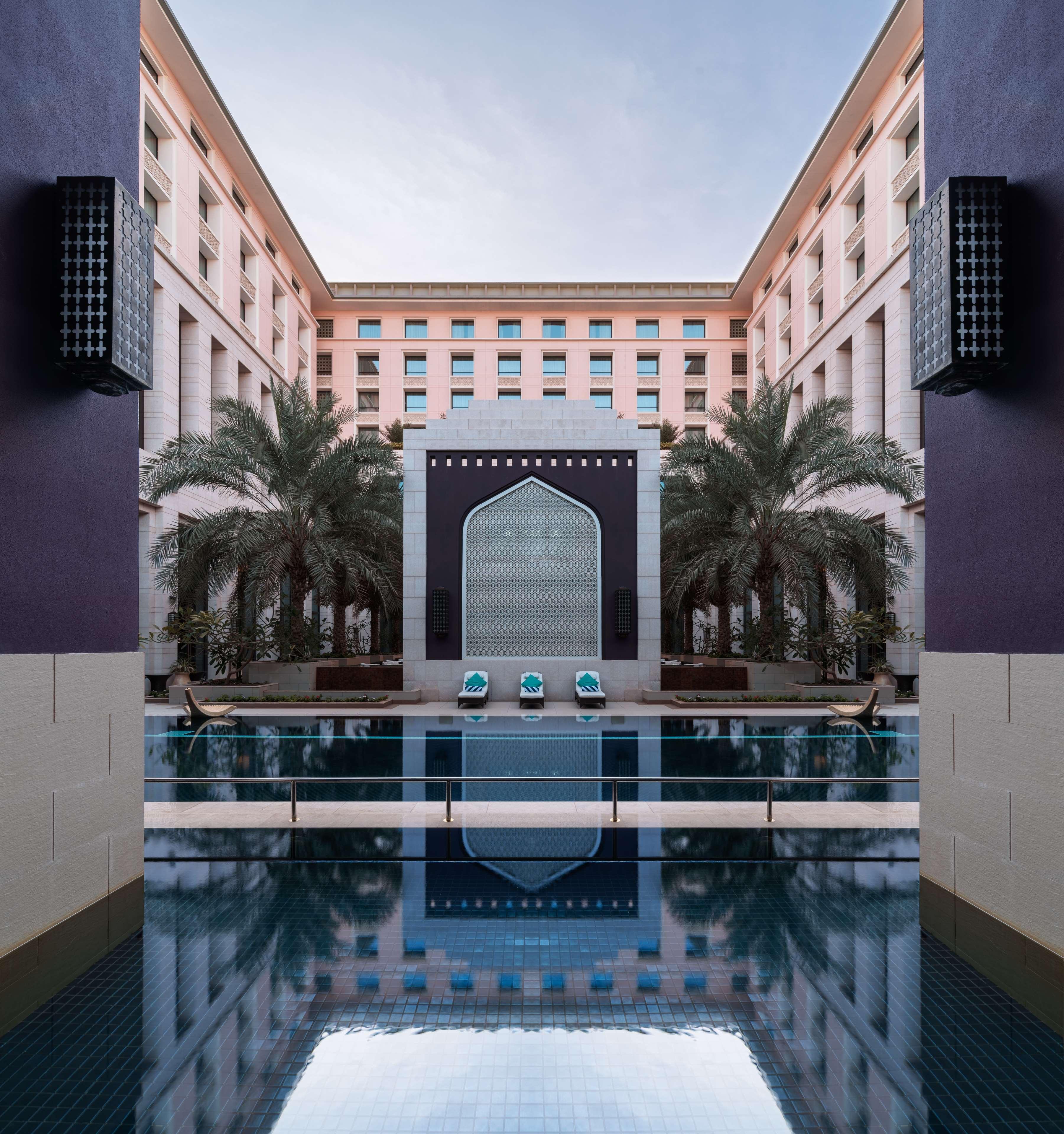 ホテル Radisson Collection Muscat, Hormuz Grand エクステリア 写真 The hotel's courtyard