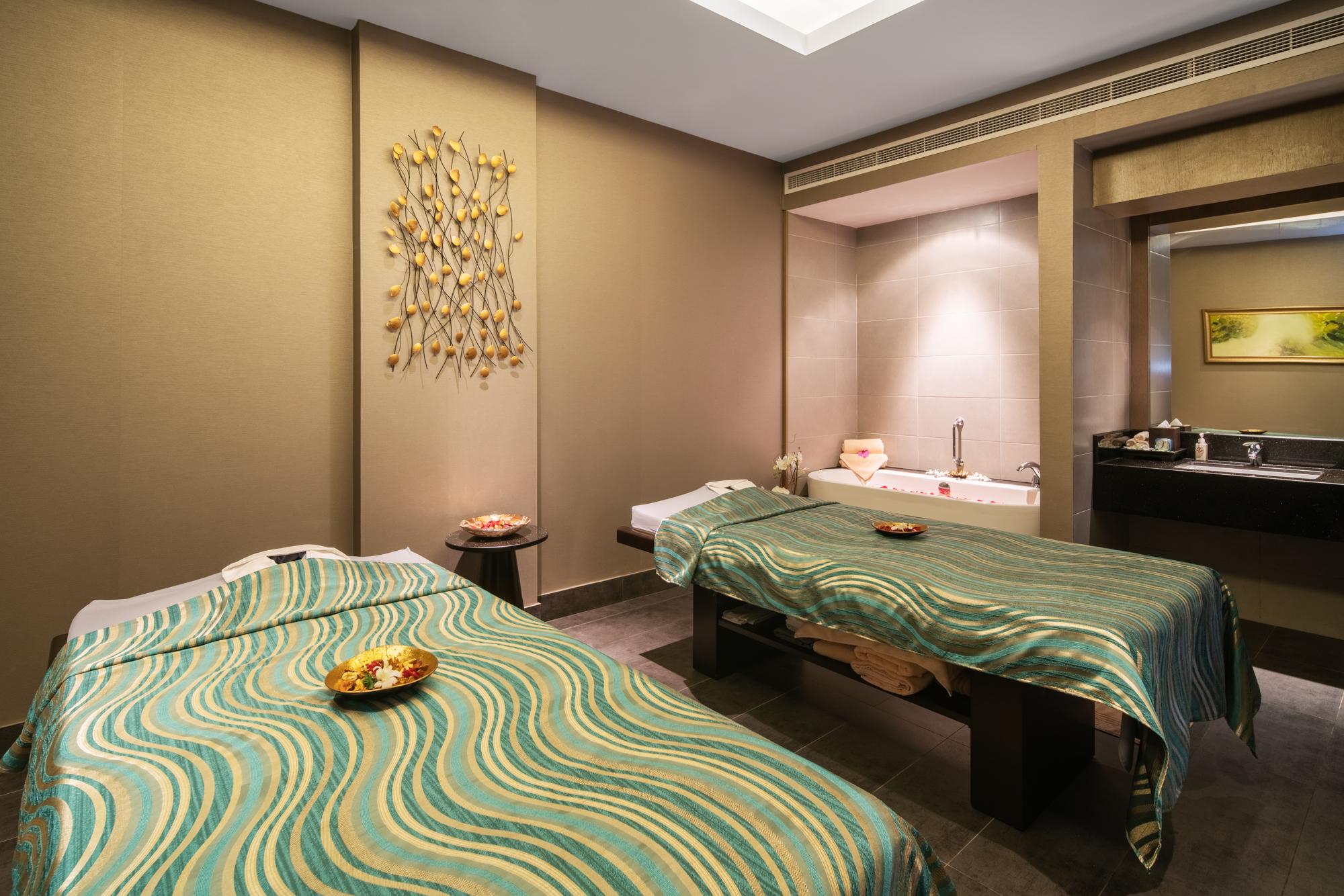ホテル Radisson Collection Muscat, Hormuz Grand エクステリア 写真 A spa treatment room
