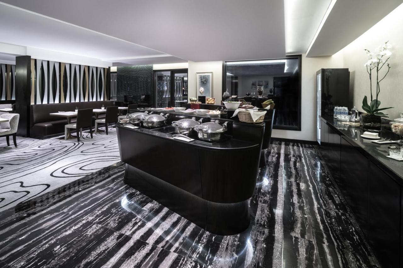 ホテル Radisson Collection Muscat, Hormuz Grand エクステリア 写真 The Club Lounge at the Four Seasons Hotel, Hong Kong