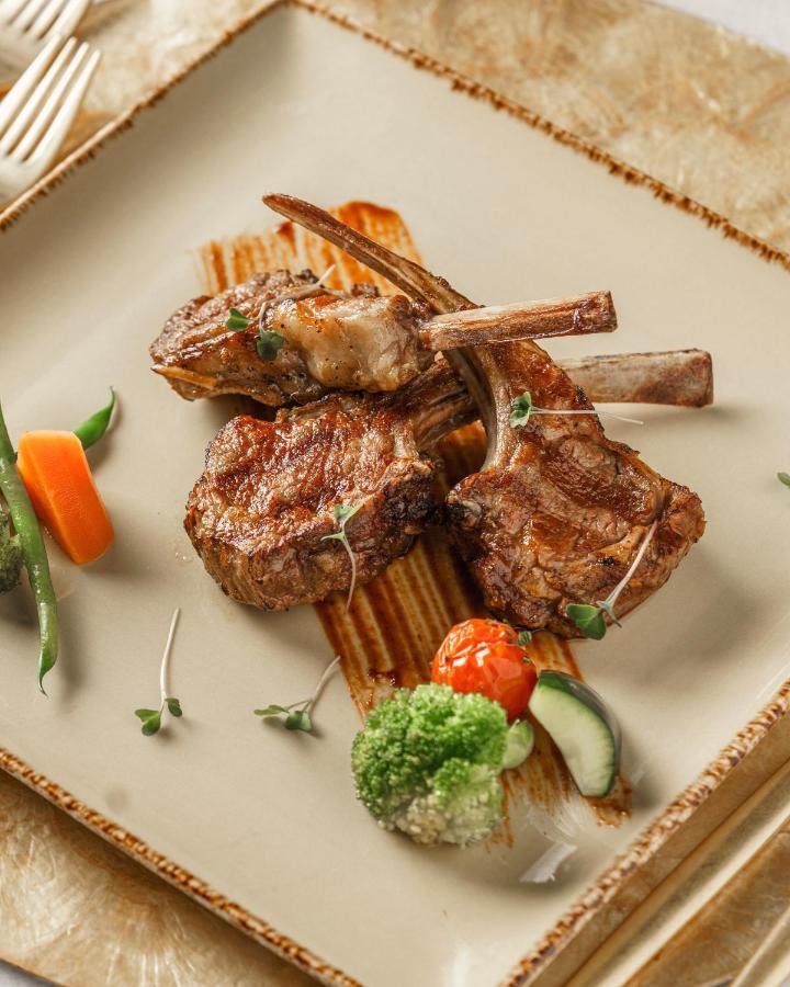 ホテル Radisson Collection Muscat, Hormuz Grand エクステリア 写真 Rack of lamb